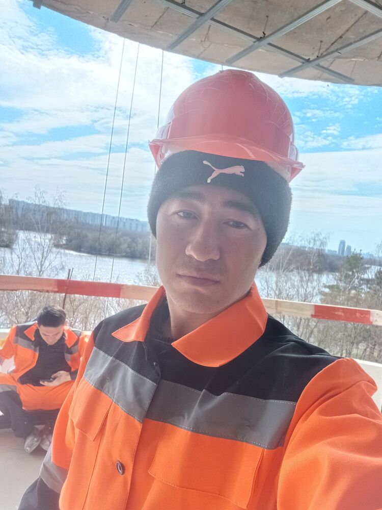  ,   Abrorbek, 25 ,   ,   
