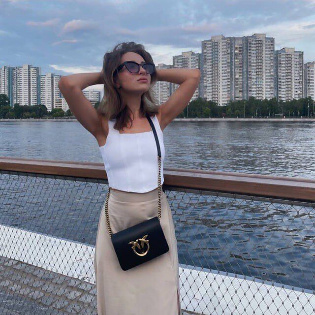  ,   Anna, 27 ,   ,   