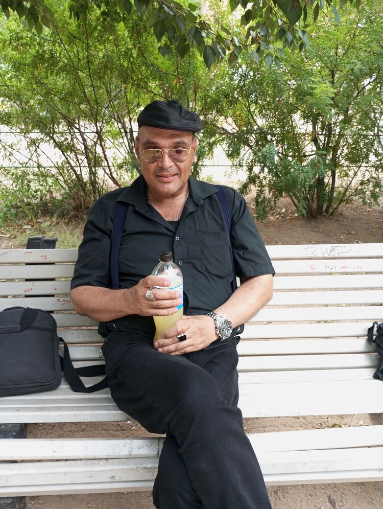  36511619  Alexandr, 54 ,    -