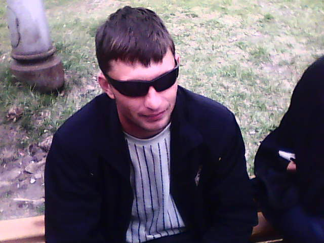  14667029  Anton, 40 ,    