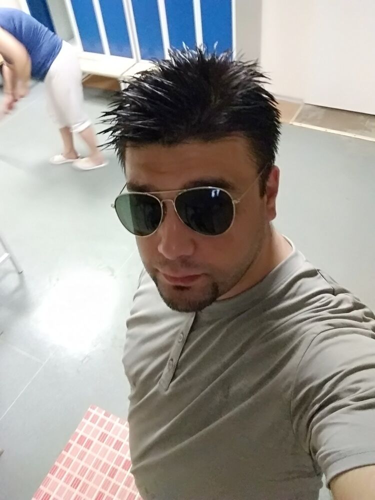  ,   Artur, 33 ,   ,   , c 