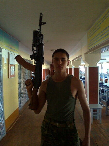  4790219  Sherzod, 33 ,    