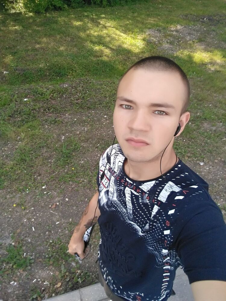  ,   Maksim, 25 ,   ,   , c 