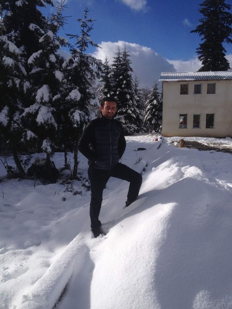  16132479  Irakli, 40 ,    