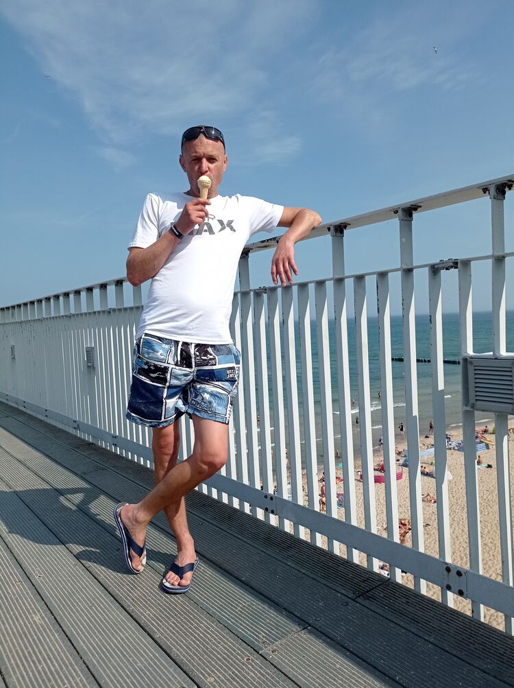  30725509  Vitu, 42 ,    