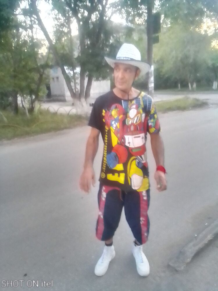  29421009  Rustam, 52 ,    