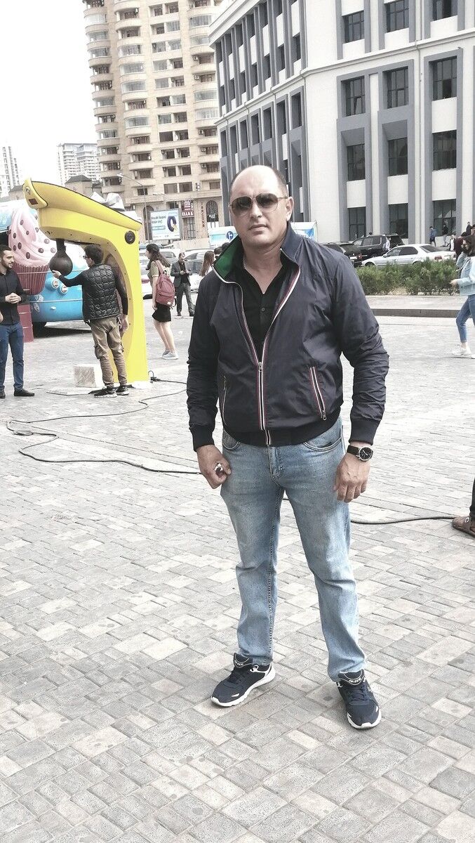  17898749  Zaur, 45 ,    