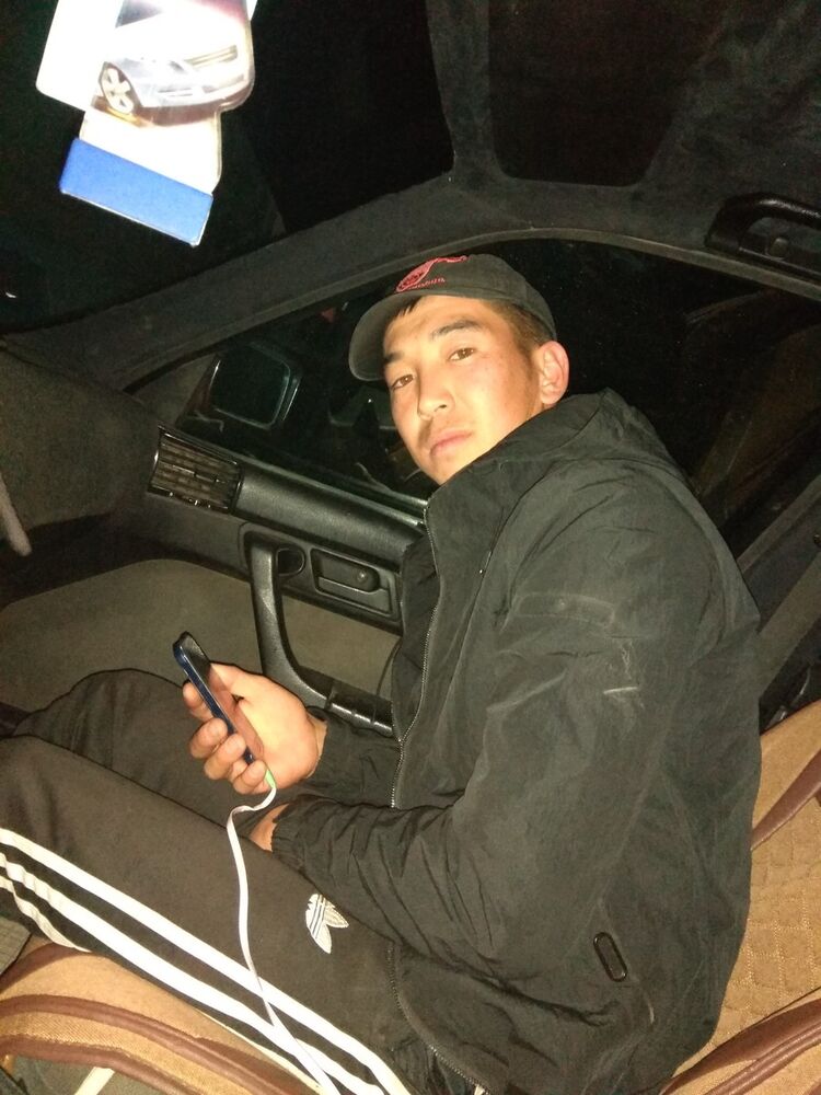  10670159  Kuba, 33 ,    