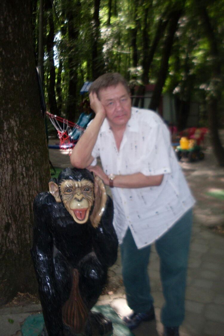  10529319  Evgeny, 69 ,    