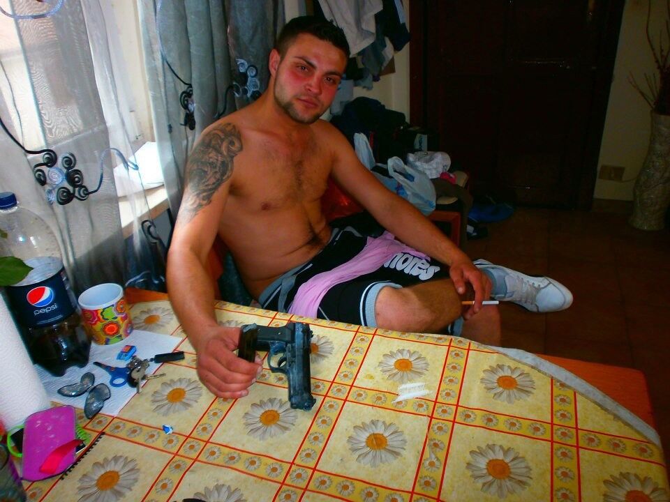 6900969  Nicola, 35 ,    
