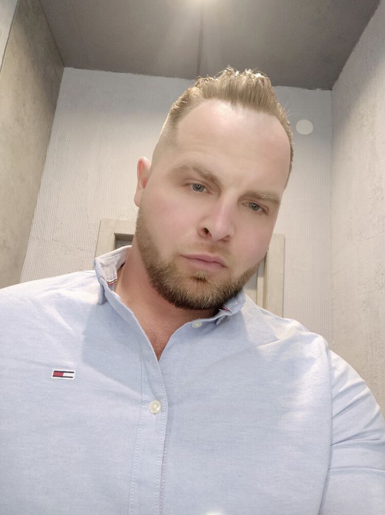  45835609  Artem, 39 ,    