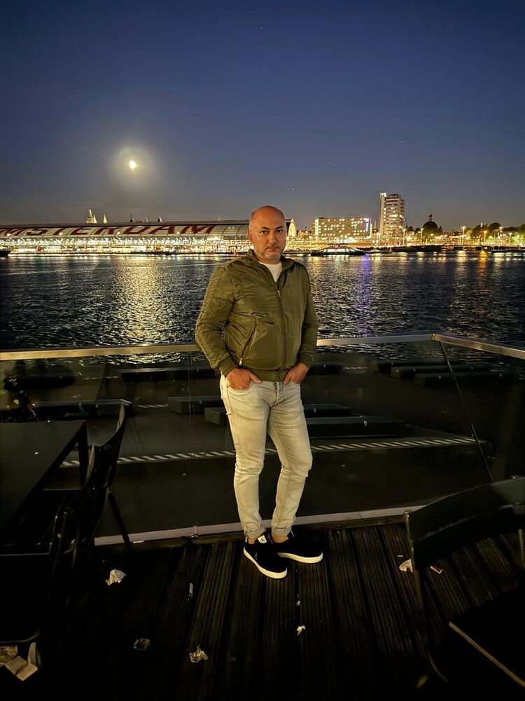  ,   Vlad, 45 ,   ,   