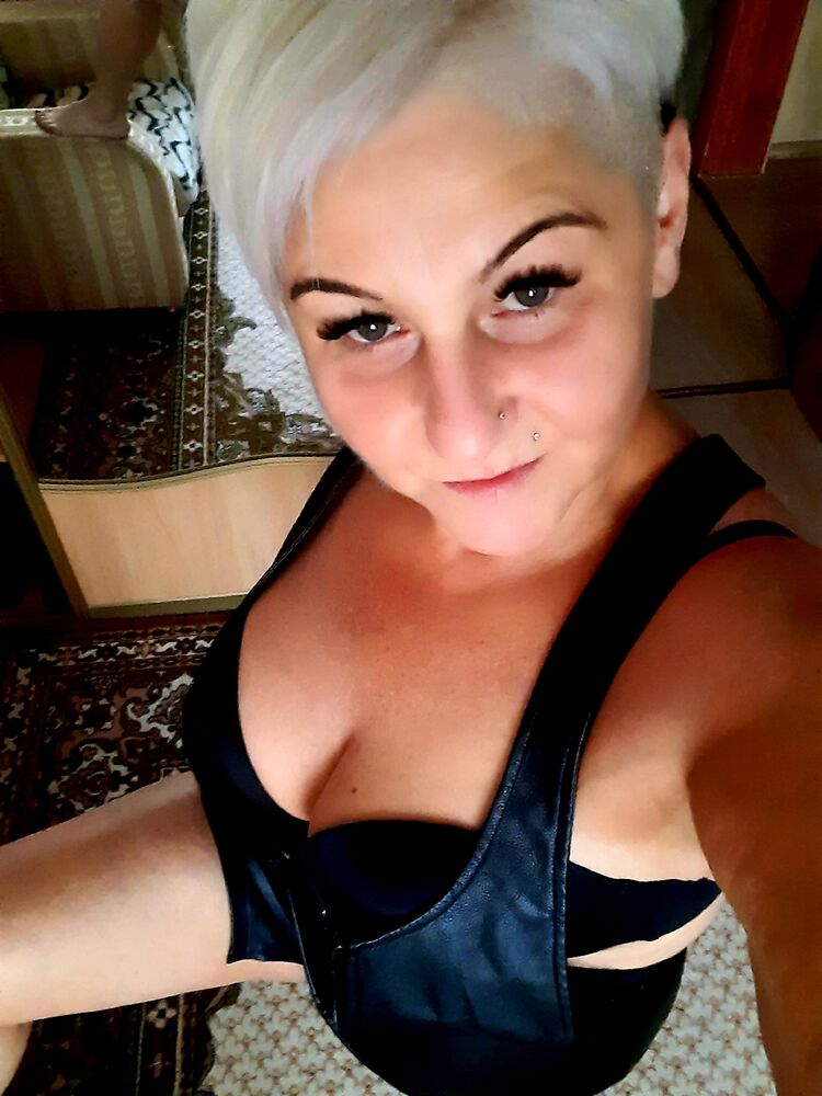  47260529  Elena, 48 ,    