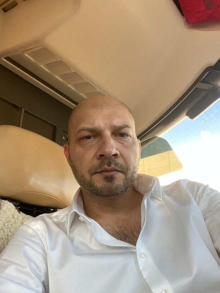  45632479  Liviu, 45 ,    