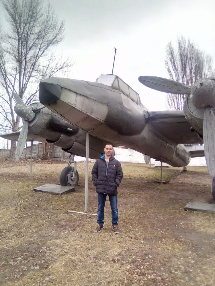  ,   Igor, 37 ,   