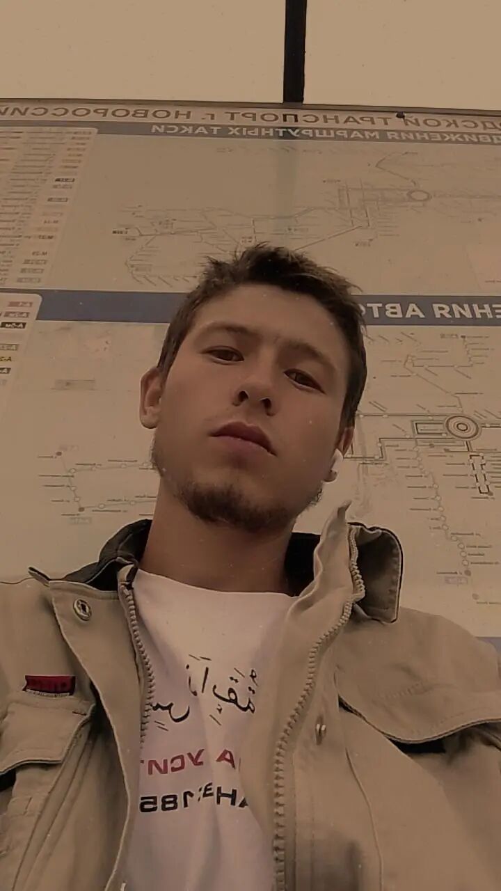  46526839  Abdumajid, 21 ,    
