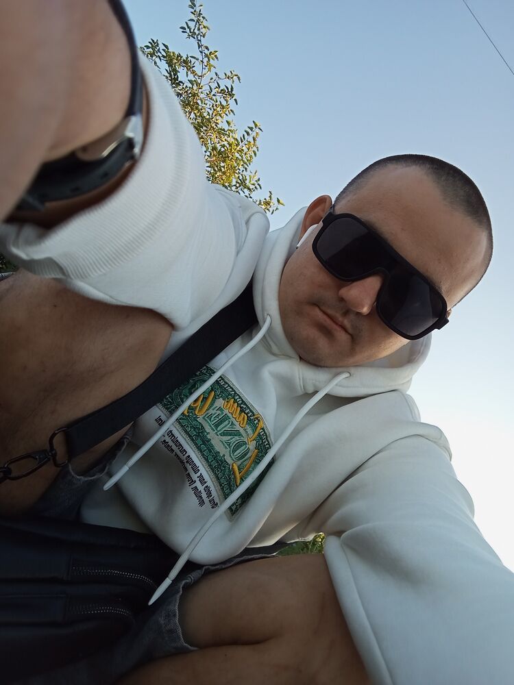  44852769  , 28 ,    