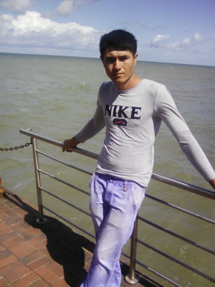  10224159  Nodir, 37 ,    