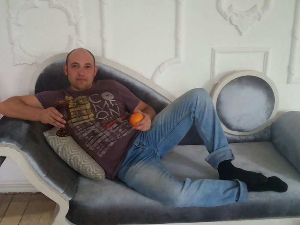  ,   Alex, 41 ,   ,   , c 