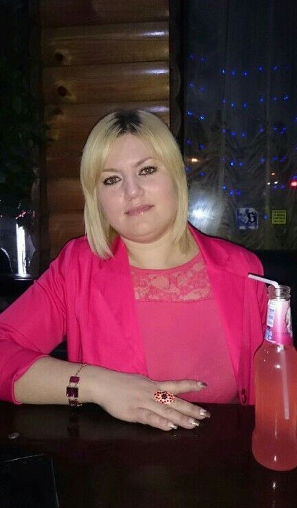  ,   Marina, 40 ,  