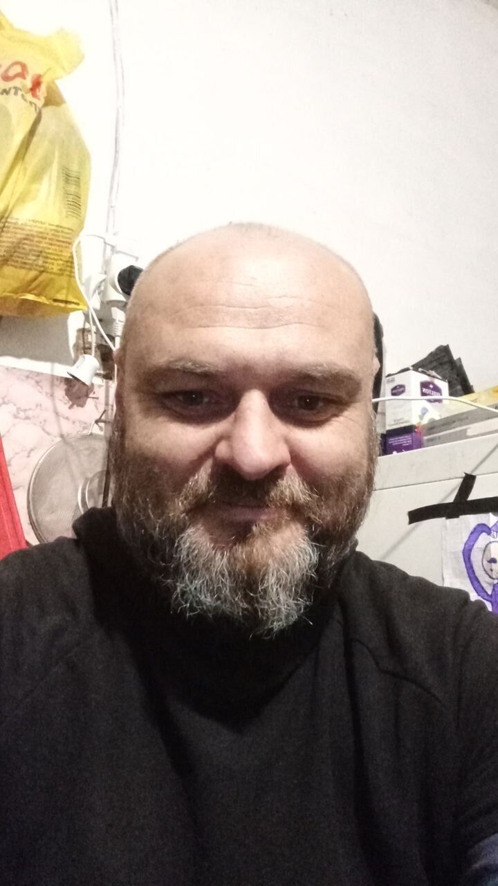  48146209  Fredee, 40 ,    