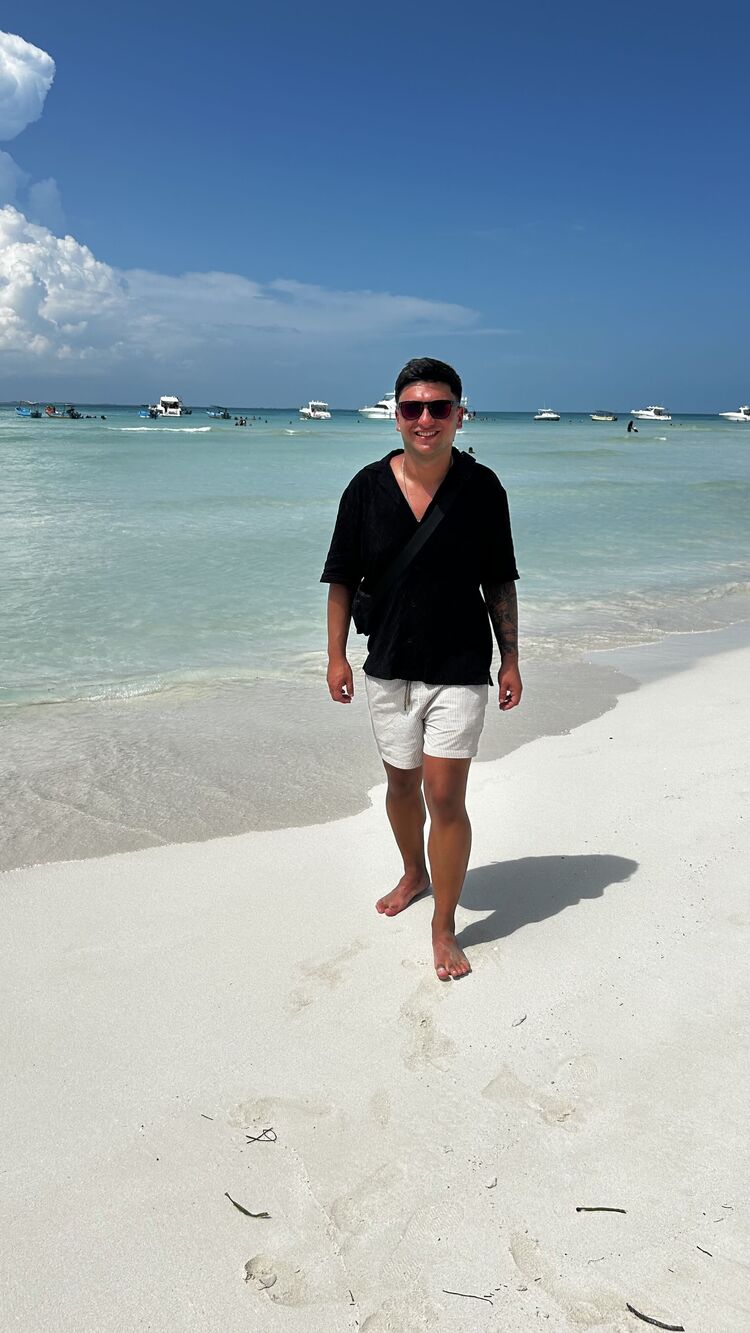 ���������� Azor, ���� ������� Axel, 29 ���, ������������ ��� ������, ����� � ���������