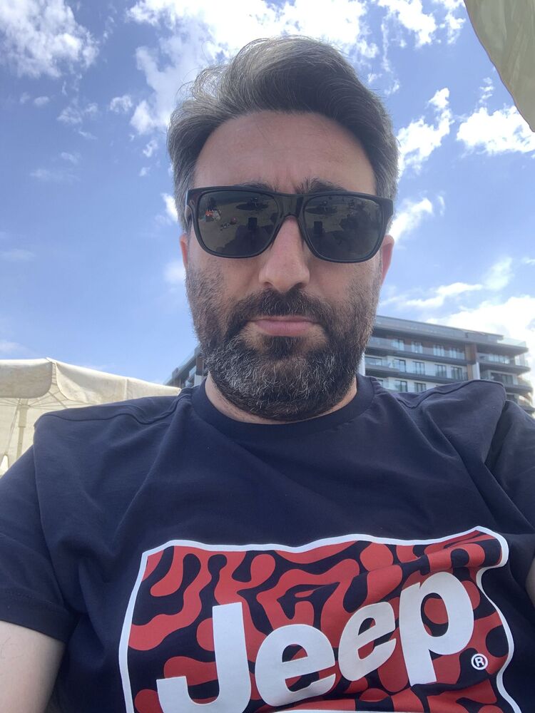  44298009  Emre, 40 ,    ?