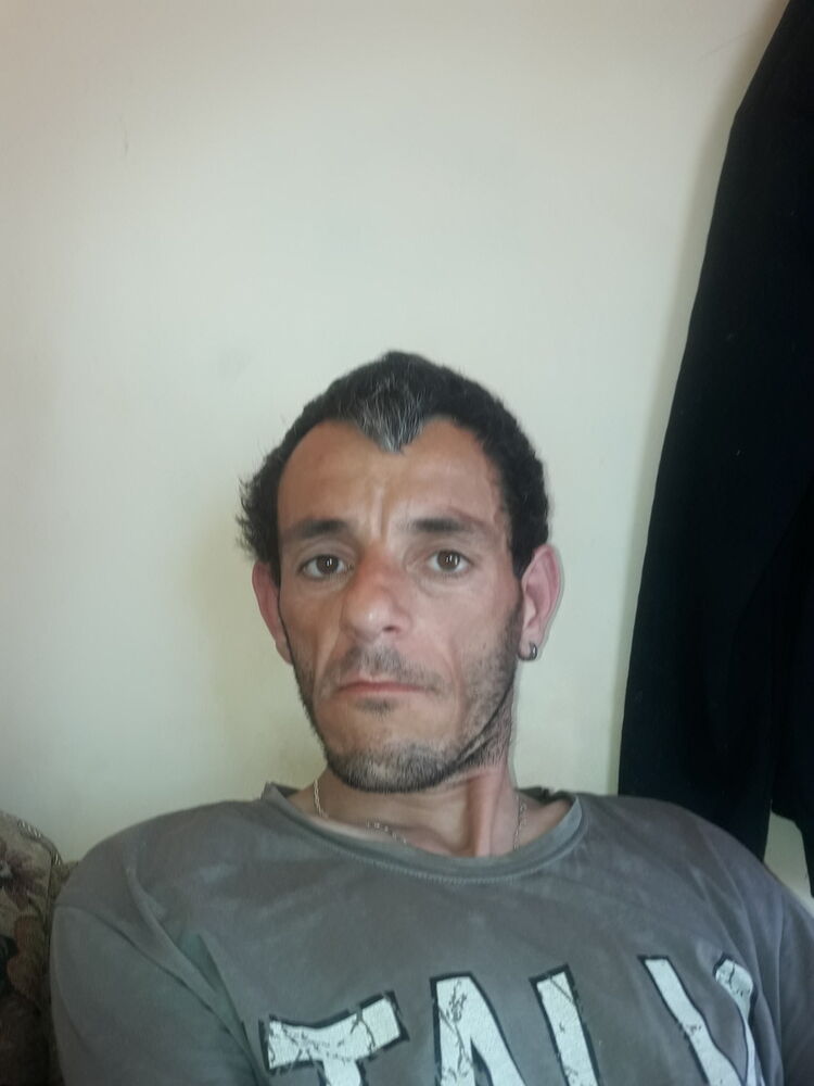  19740439  Radoslav, 39 ,    