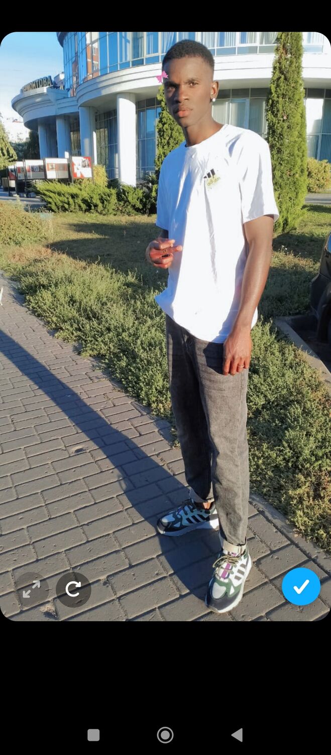  53759729  Adys, 29 ,    