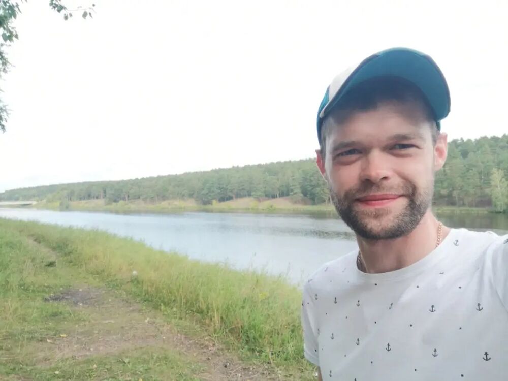  52606219  Sergei, 36 ,    