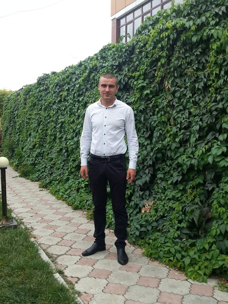  8597069  Sergiu, 33 ,    