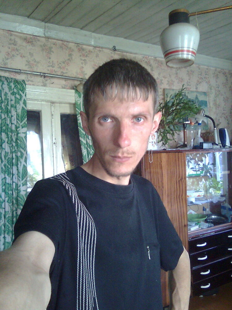  10922389  Sergei, 42 ,    