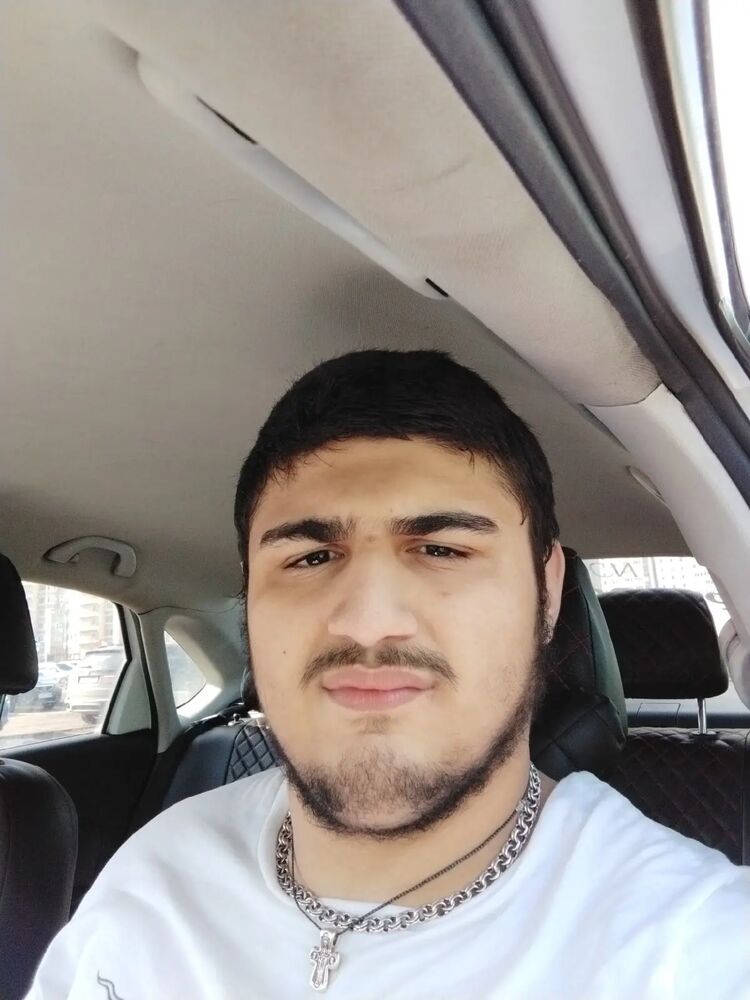  39533049  Vladislav, 21 ,    