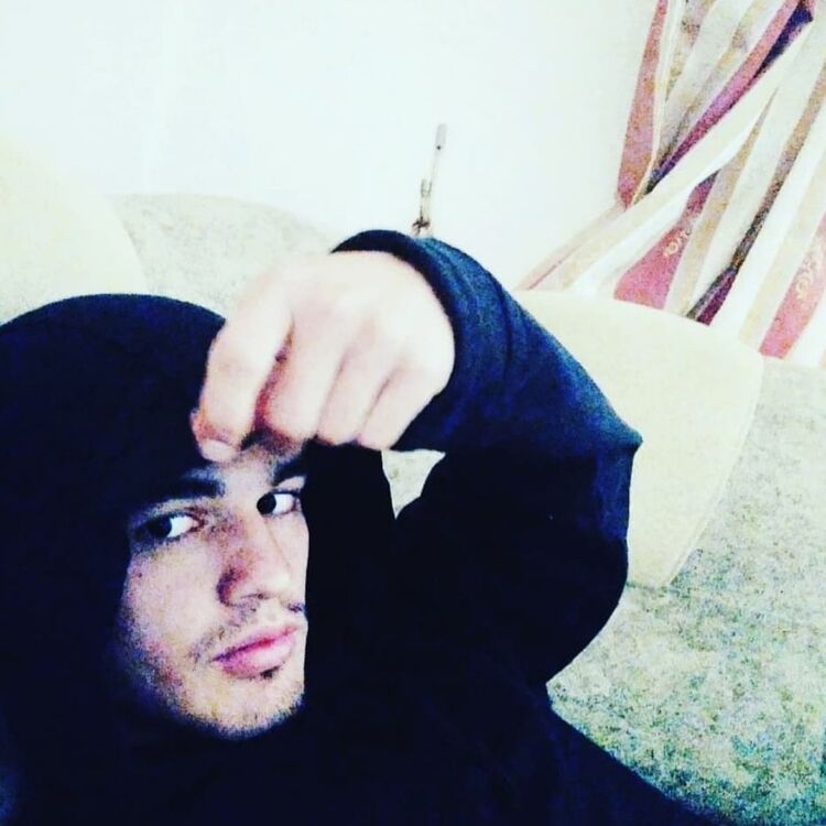  19632389  Kerim, 30 ,    