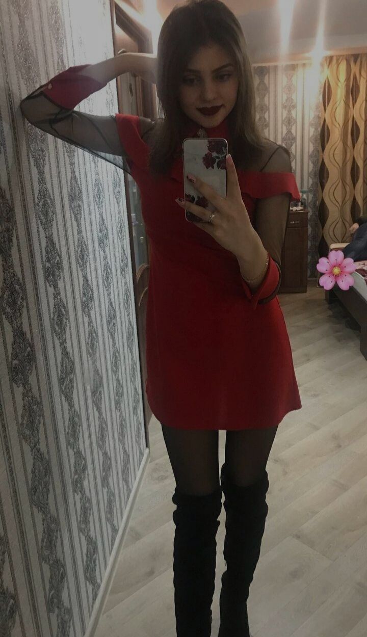  51625779  Vanichka, 24 ,    