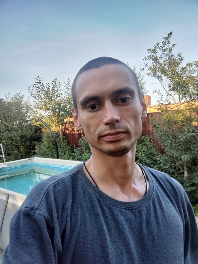  37049389  , 34 ,    