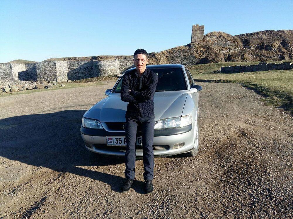  54245689  Seroj, 31 ,    