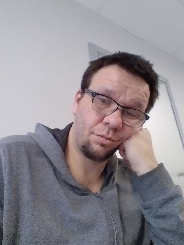  31693659  Oleg, 44 ,    