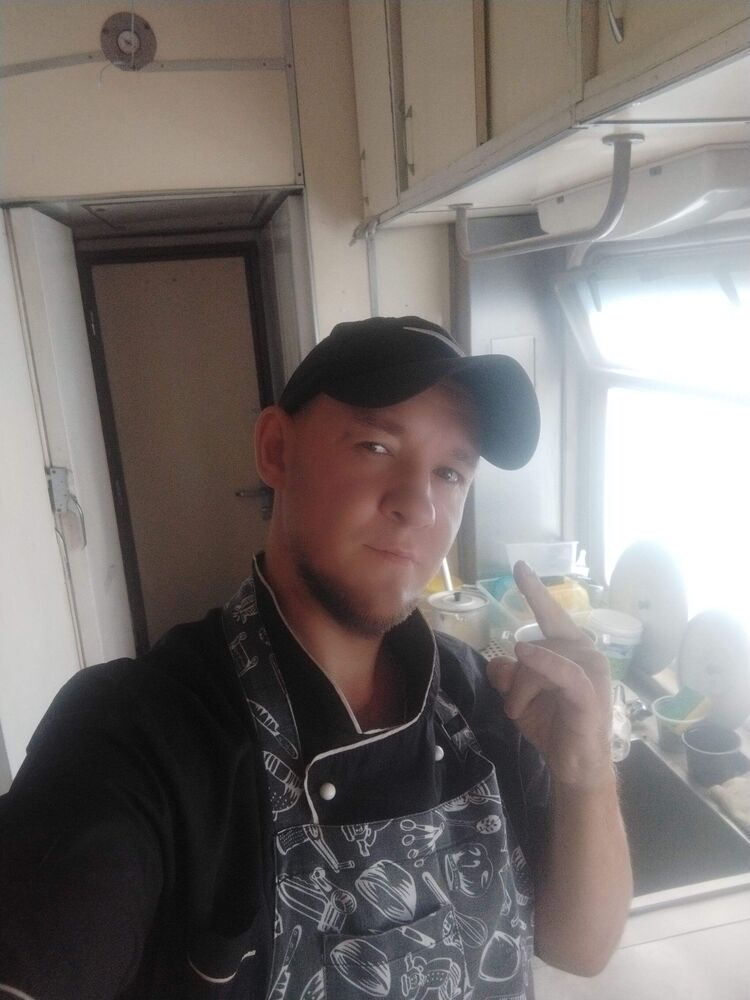  40063949  VITALIY, 38 ,    