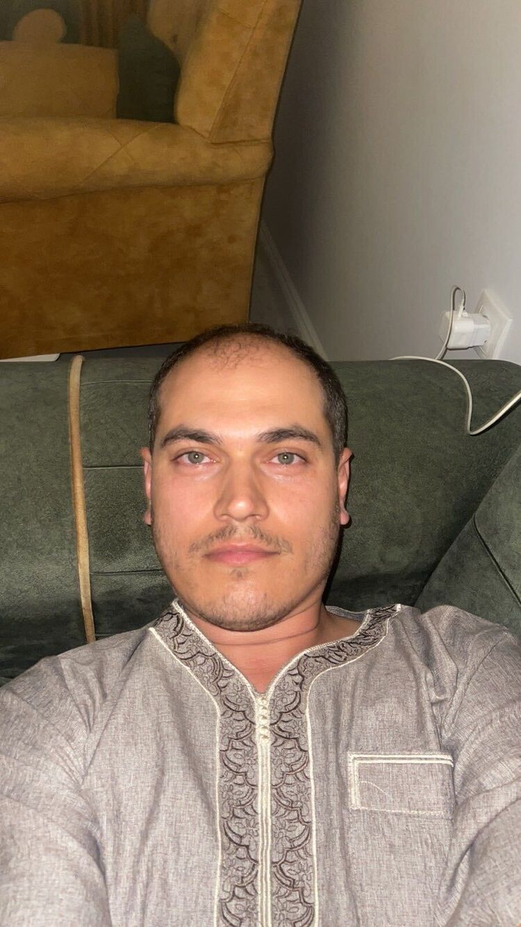  46333929  Ibrahim, 36 ,    