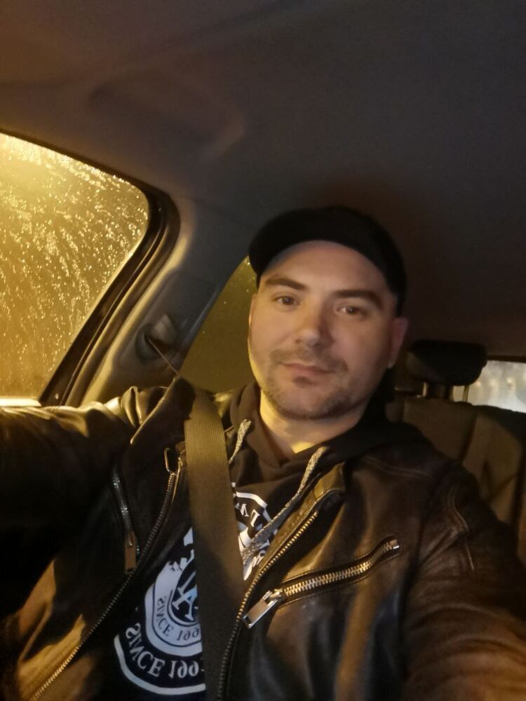  45217099  Jora, 40 ,    -