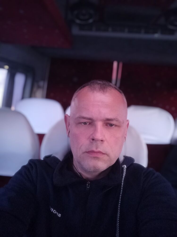  19247379  Sergey sh, 49 ,    