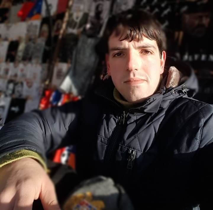  18674379  Armen, 35 ,    