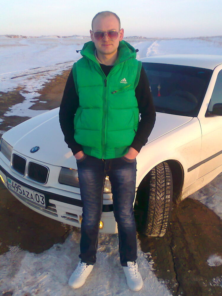  ,   Viktor, 34 ,   