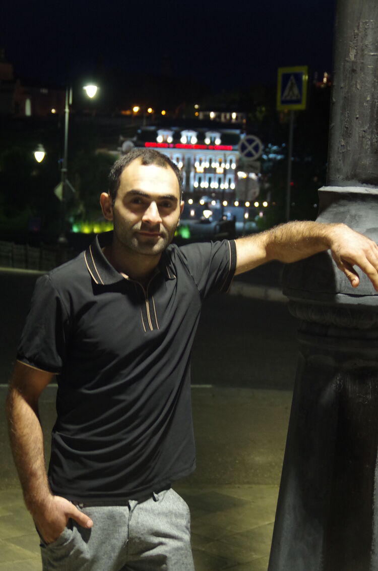  53331929  Kare, 30 ,     