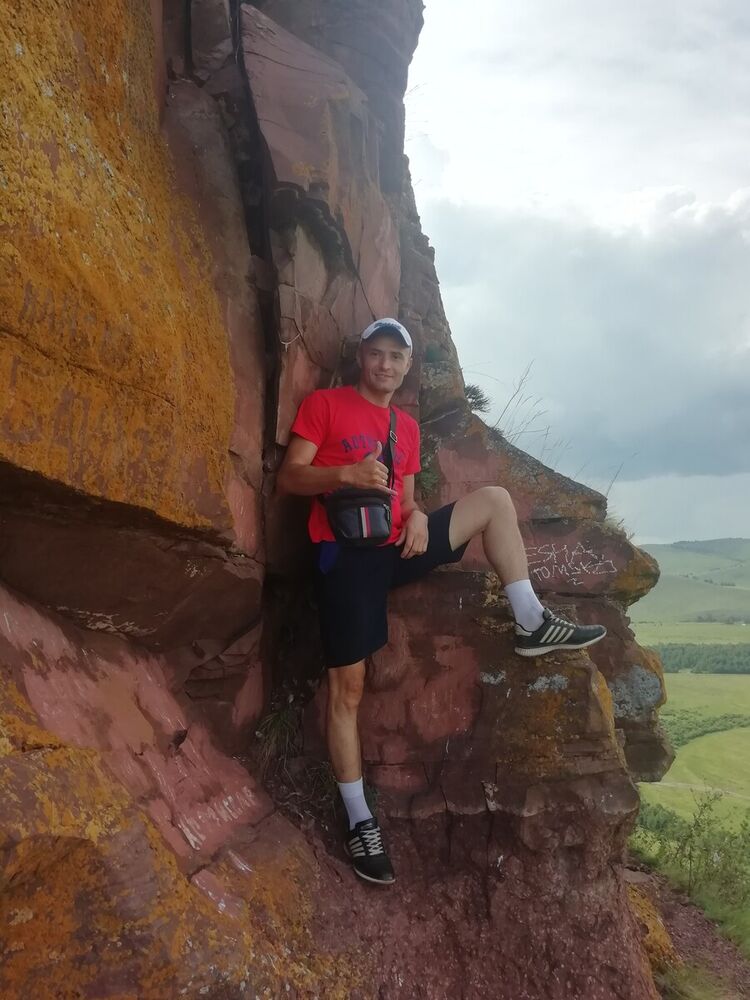  21221819  Serj, 35 ,    