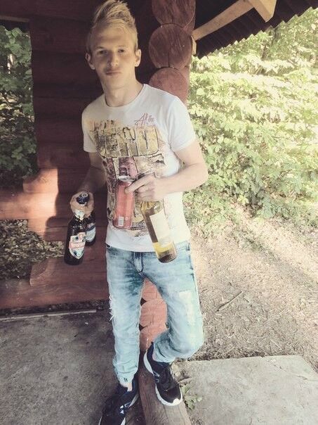  7502239  Ivan, 27 ,    