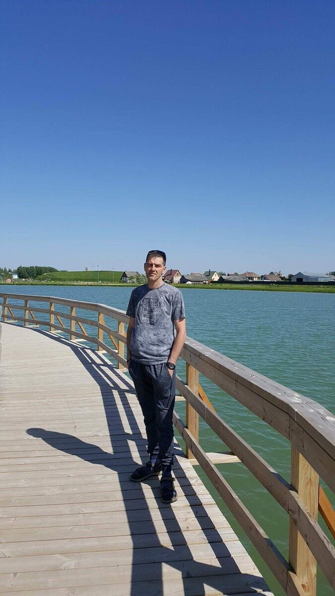  ,   Kestutis, 44 ,   ,   , c , 