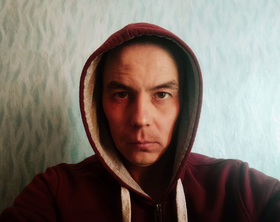  33916479  Georgiy, 37 ,    