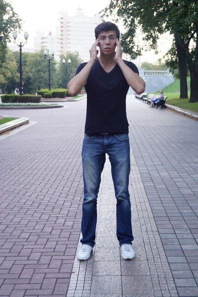  25436519  Anton, 39 ,    